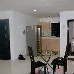 Agreable Mini-Studio Meuble Avec Wifi Gratuit, Climatiseur Et Eau Chaude A Disposition