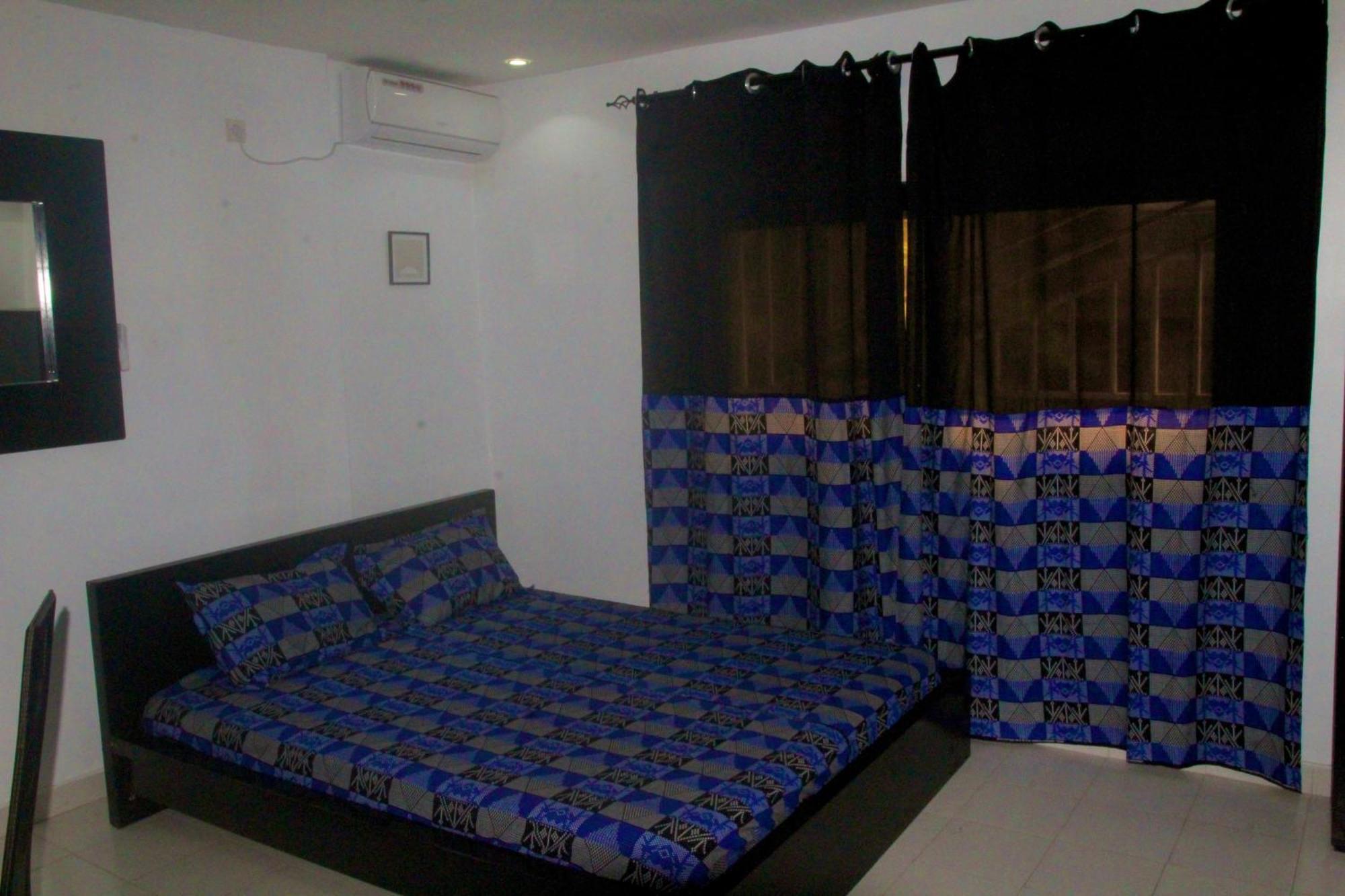 Apartment Agreable Mini-studio Meuble Avec Wifi Gratuit, Climatiseur Et Eau Chaude A Disposition Dakar